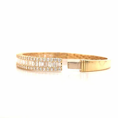 18K Emerald and Round Diamond Bangle Bracelet Yellow Gold