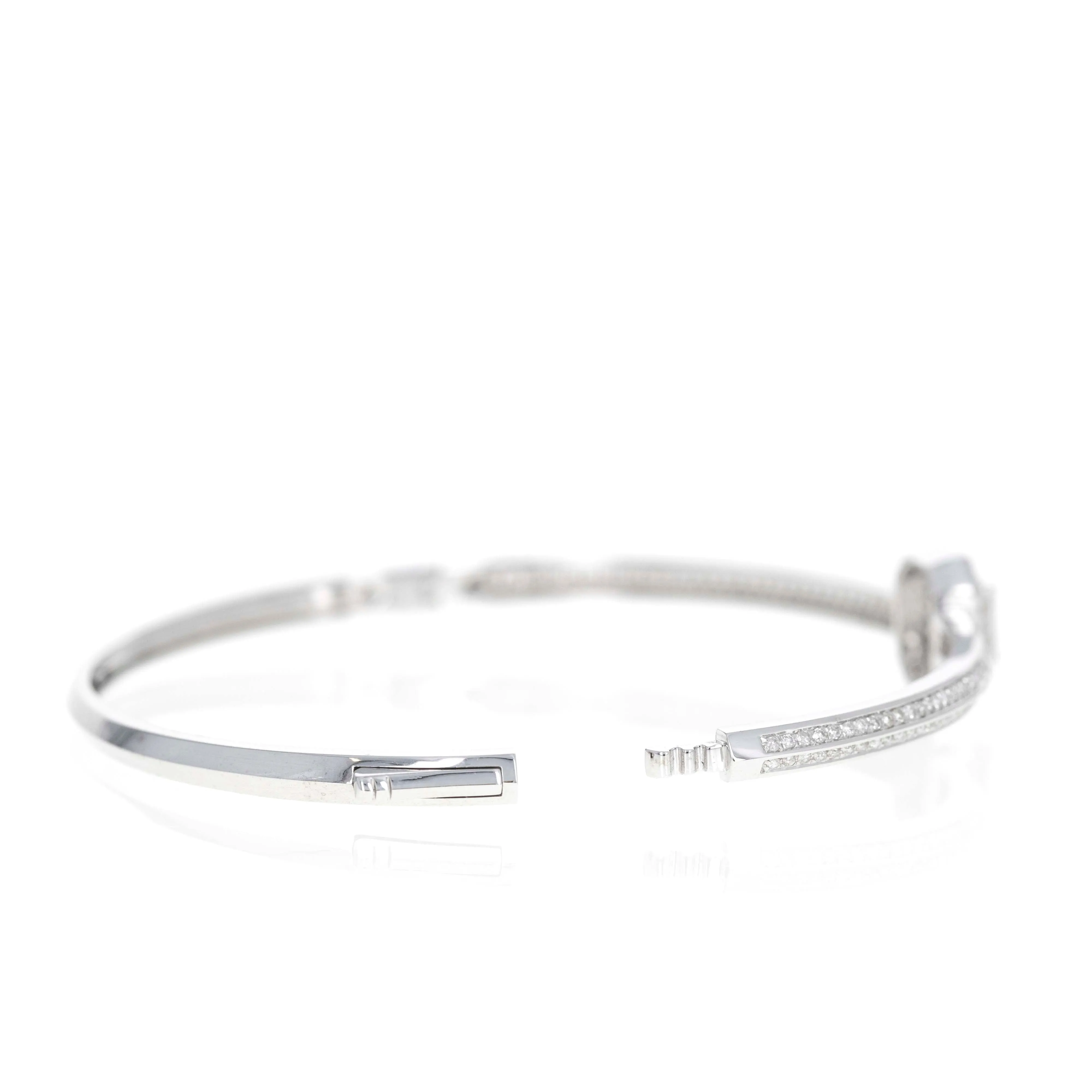 18K White Gold 0.62 Carat Diamond Emerald Pave Bangle