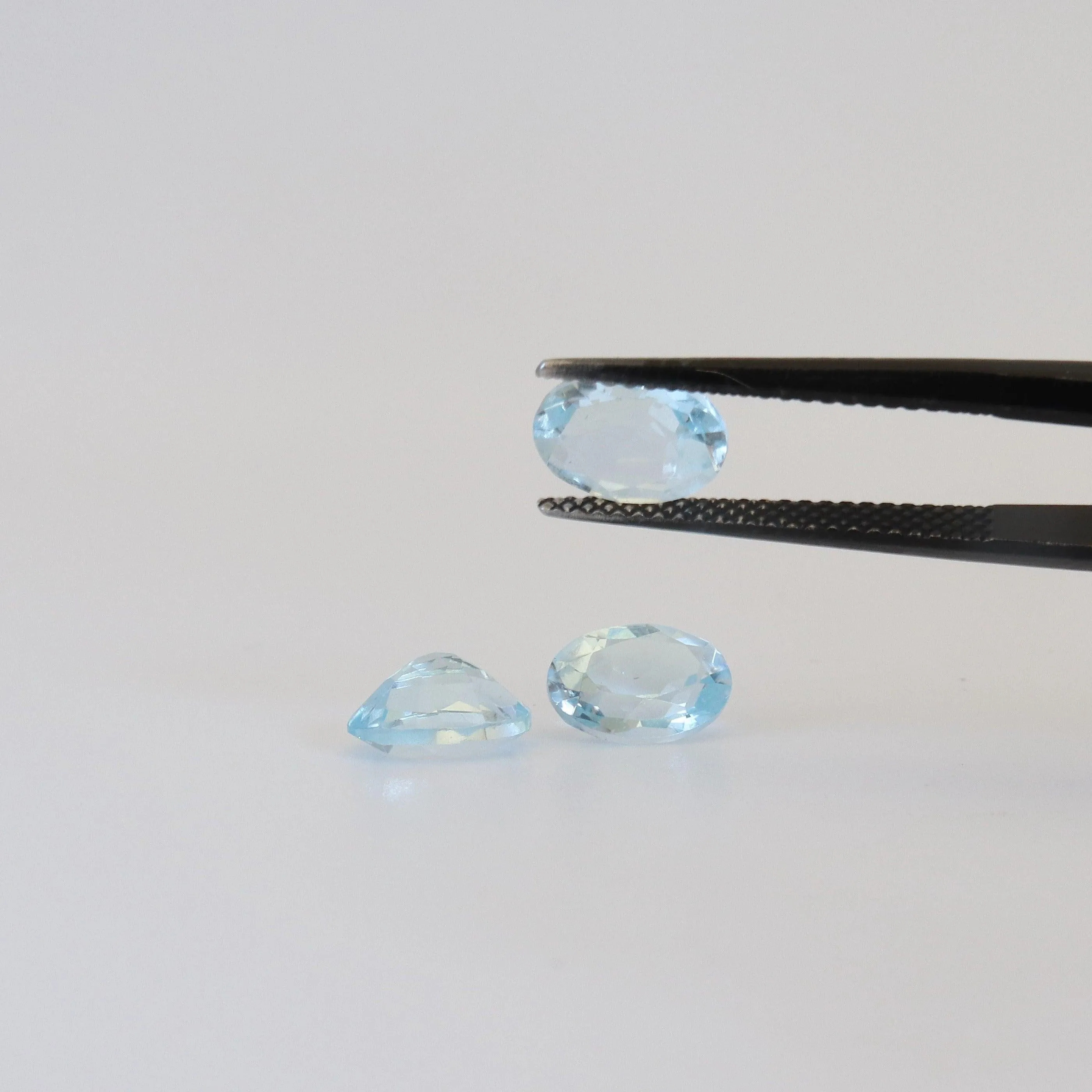 8.1mm x 6mm Sky Blue Oval Topaz Stone