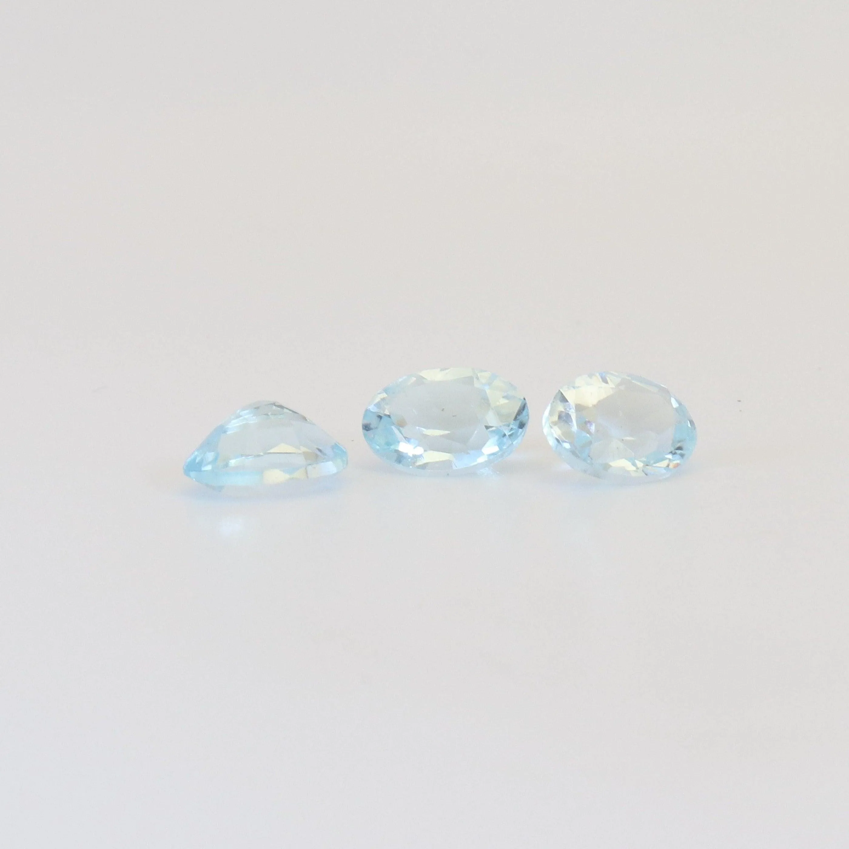 8.1mm x 6mm Sky Blue Oval Topaz Stone