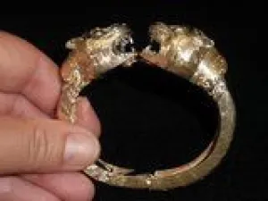 Antique 14K Diamond Emerald Panther Bracelet Mughal 8.61 Carats