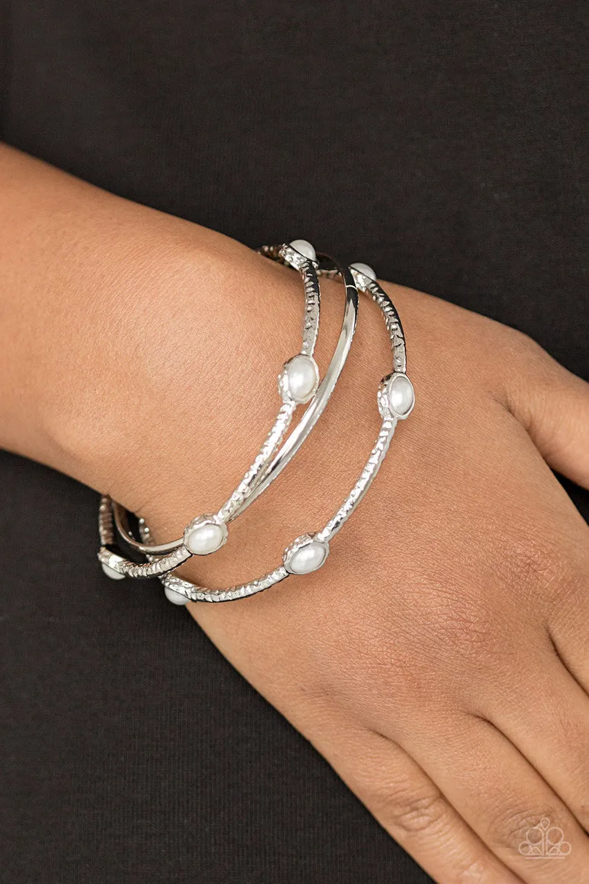 Bangle Belle White Paparazzi Bracelet