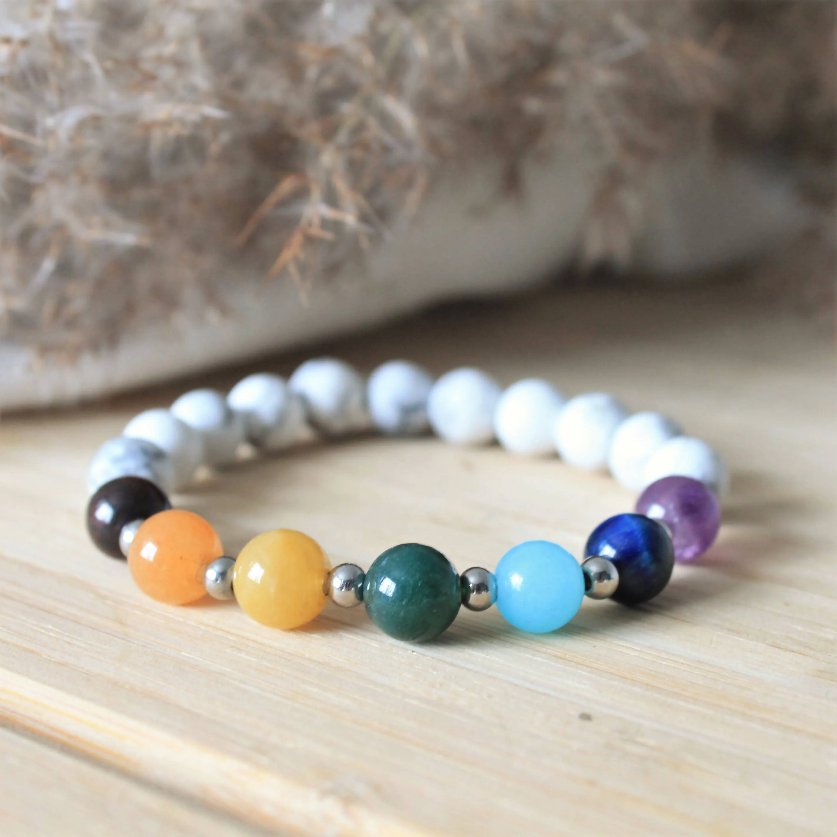 Bracelet 7 chakras en pierres semi-précieuses et howlite mat