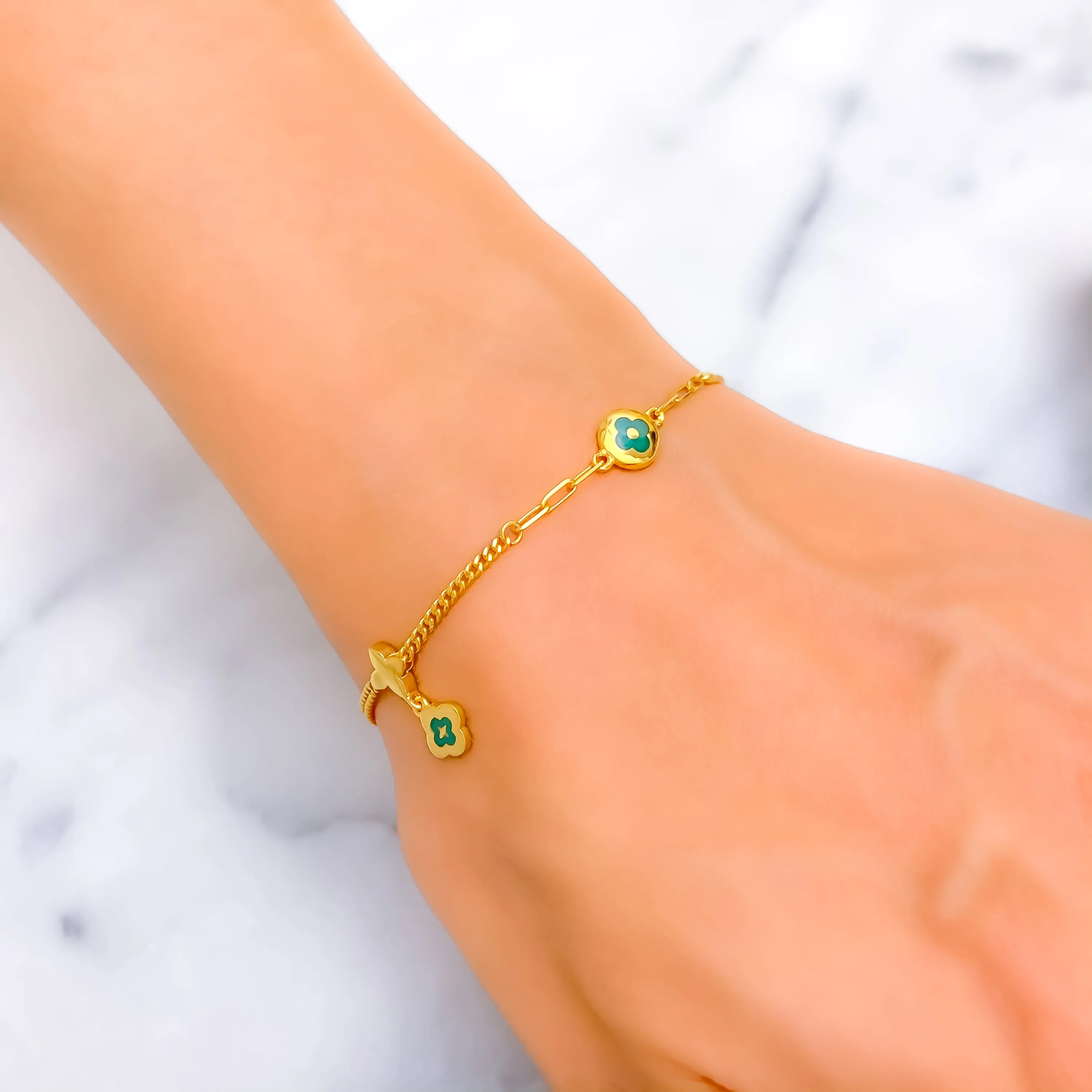 Brilliant Mod 21k Gold Bracelet