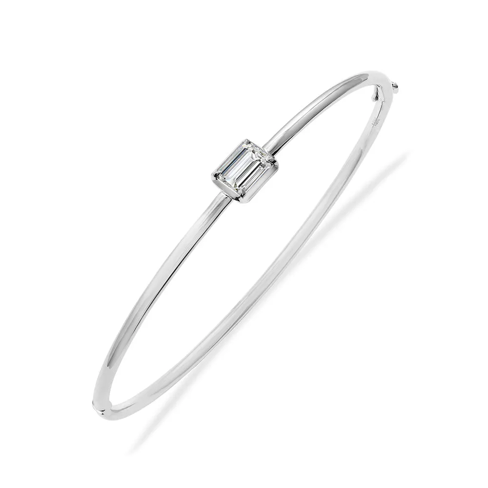 Clarity Diamond™ Signature Lab Grown Emerald Diamond Hinged Bangle
