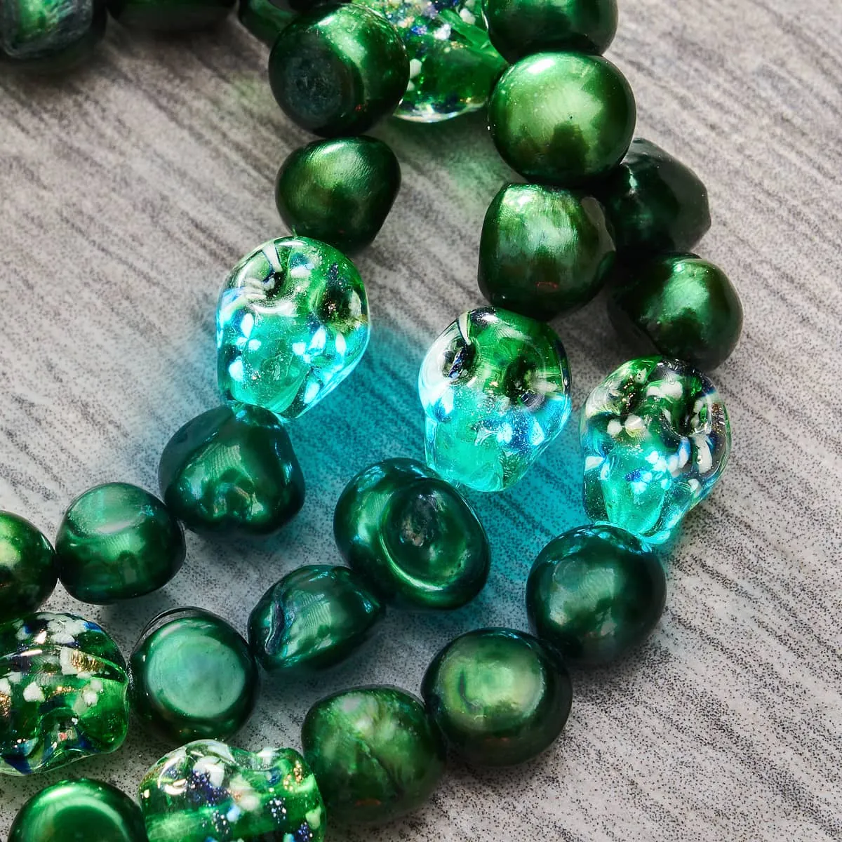 Emerald Crown | .925 Sterling Silver | Green Freshwater Pearl x Firefly Glass Skull Bracelet
