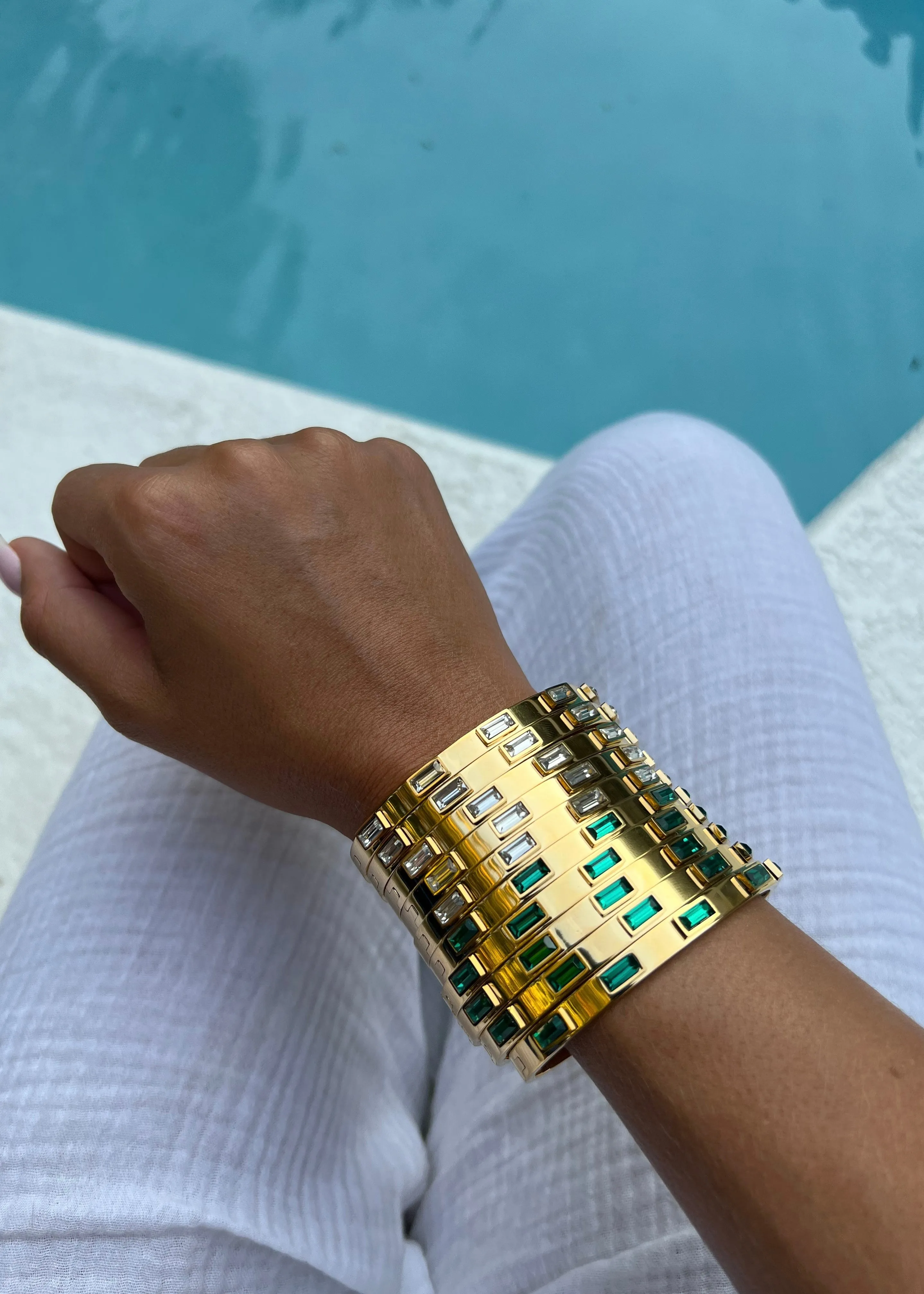 EMERALD   WHITE BANGLE