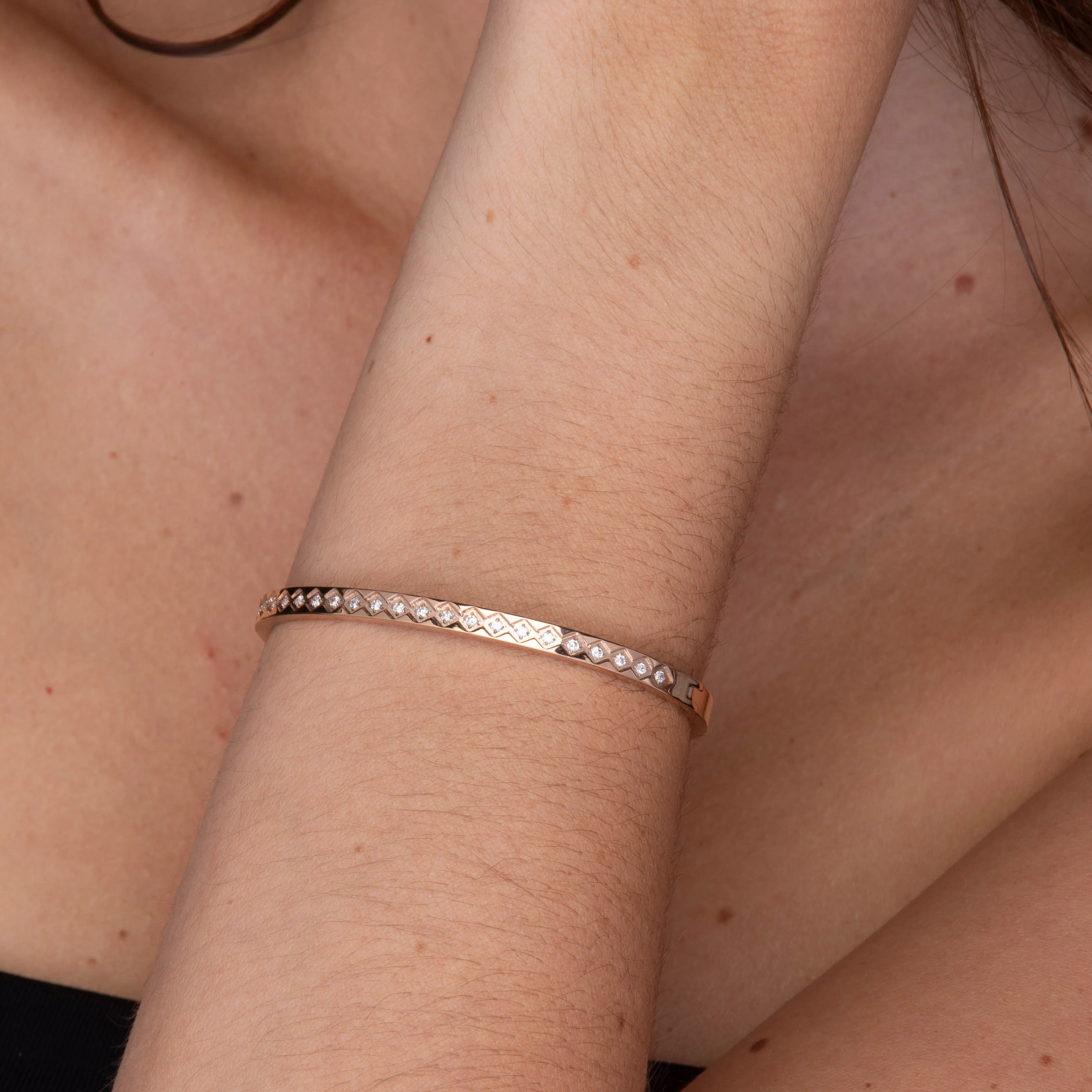 Florence Sapphire Hinged Bangle Bracelet