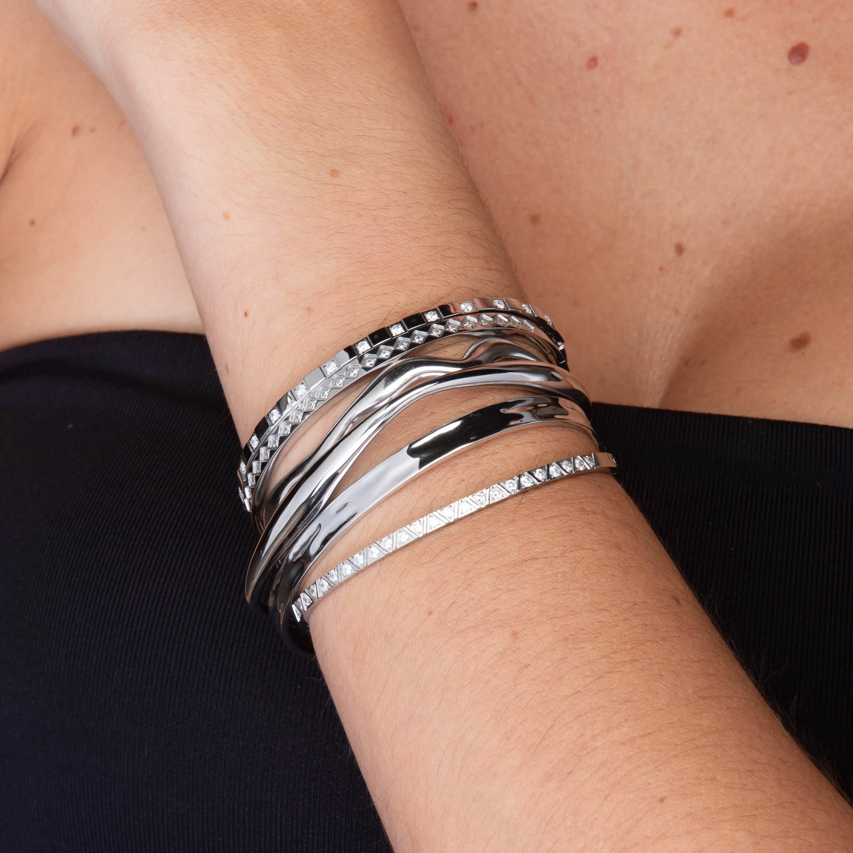Florence Sapphire Hinged Bangle Bracelet