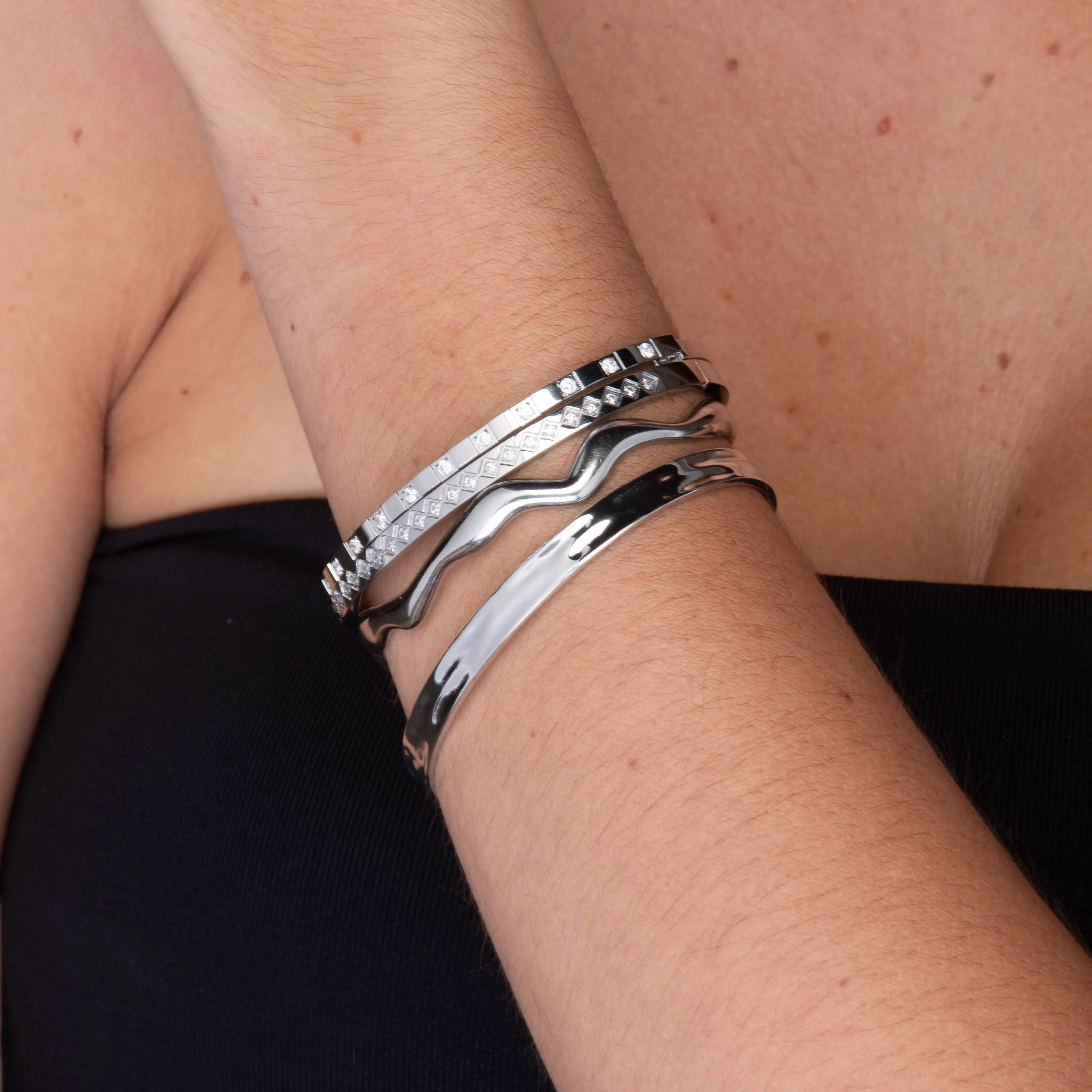 Florence Sapphire Hinged Bangle Bracelet