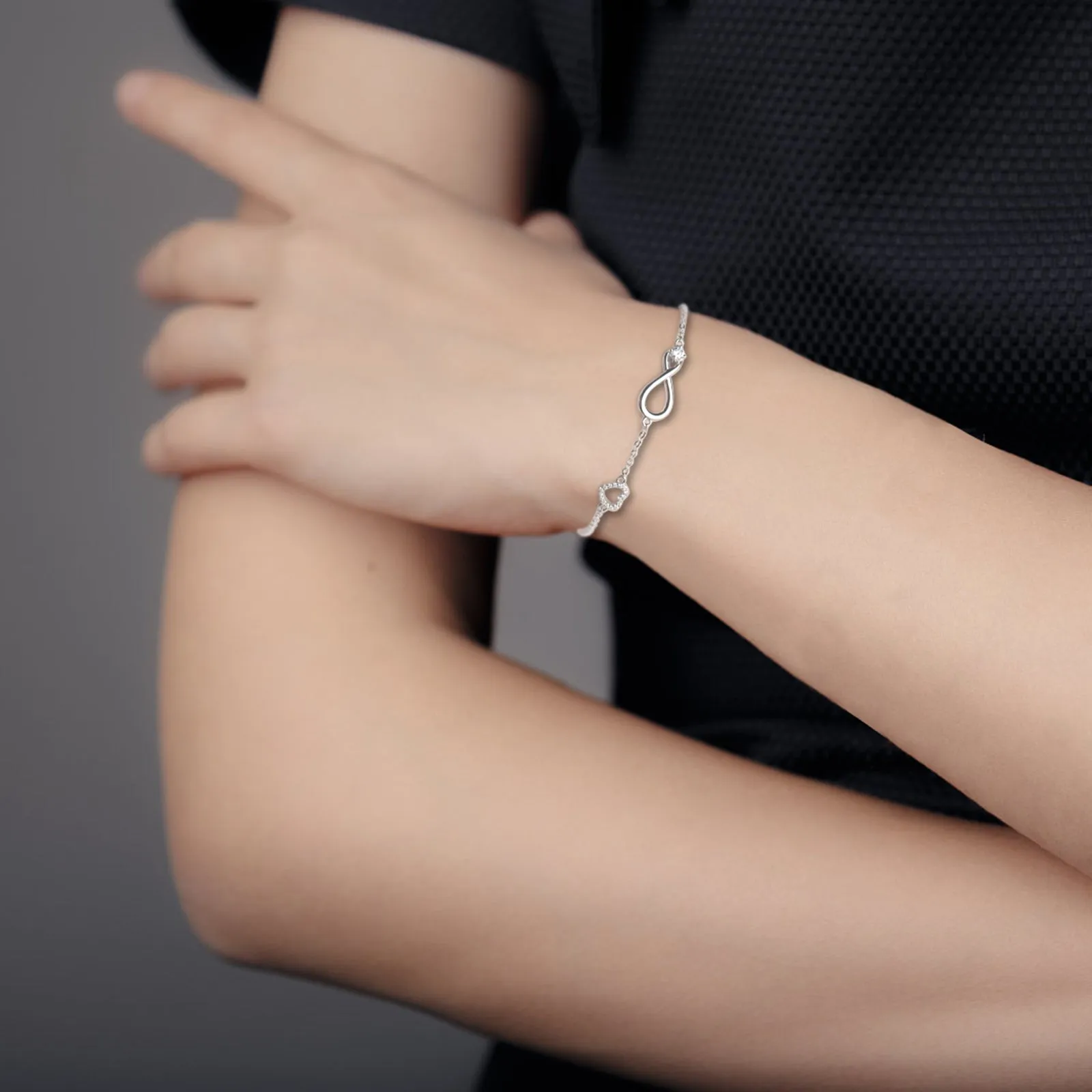 Heart Round Cut Moissanite Infinity Bracelet