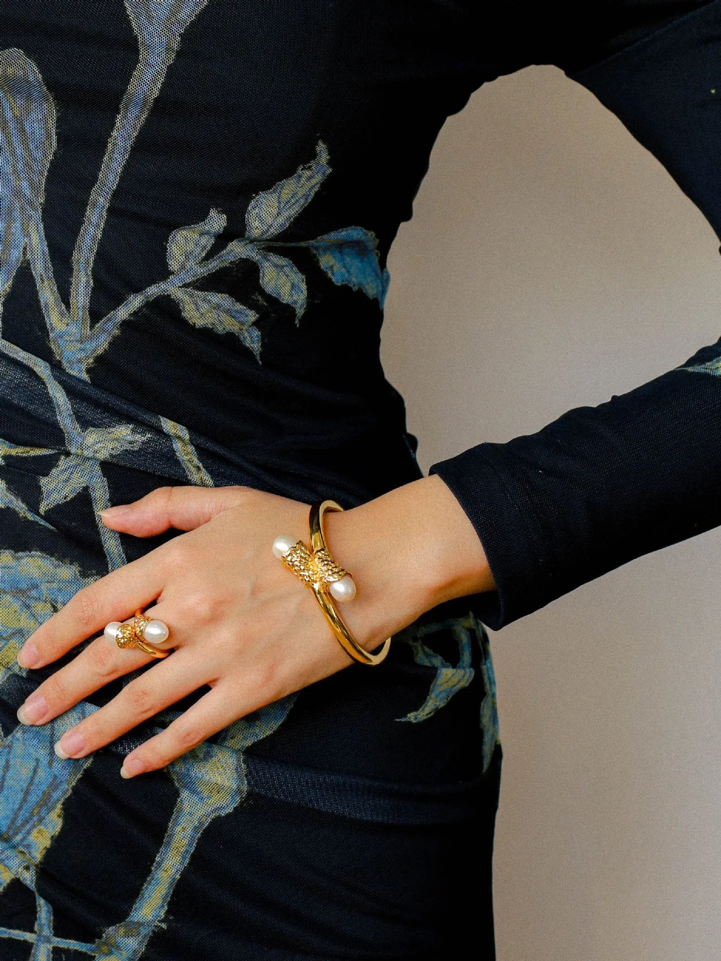 Niche Metal Wind Lava Water Drop Agate Open Bangle Bracelet-Pearl Style