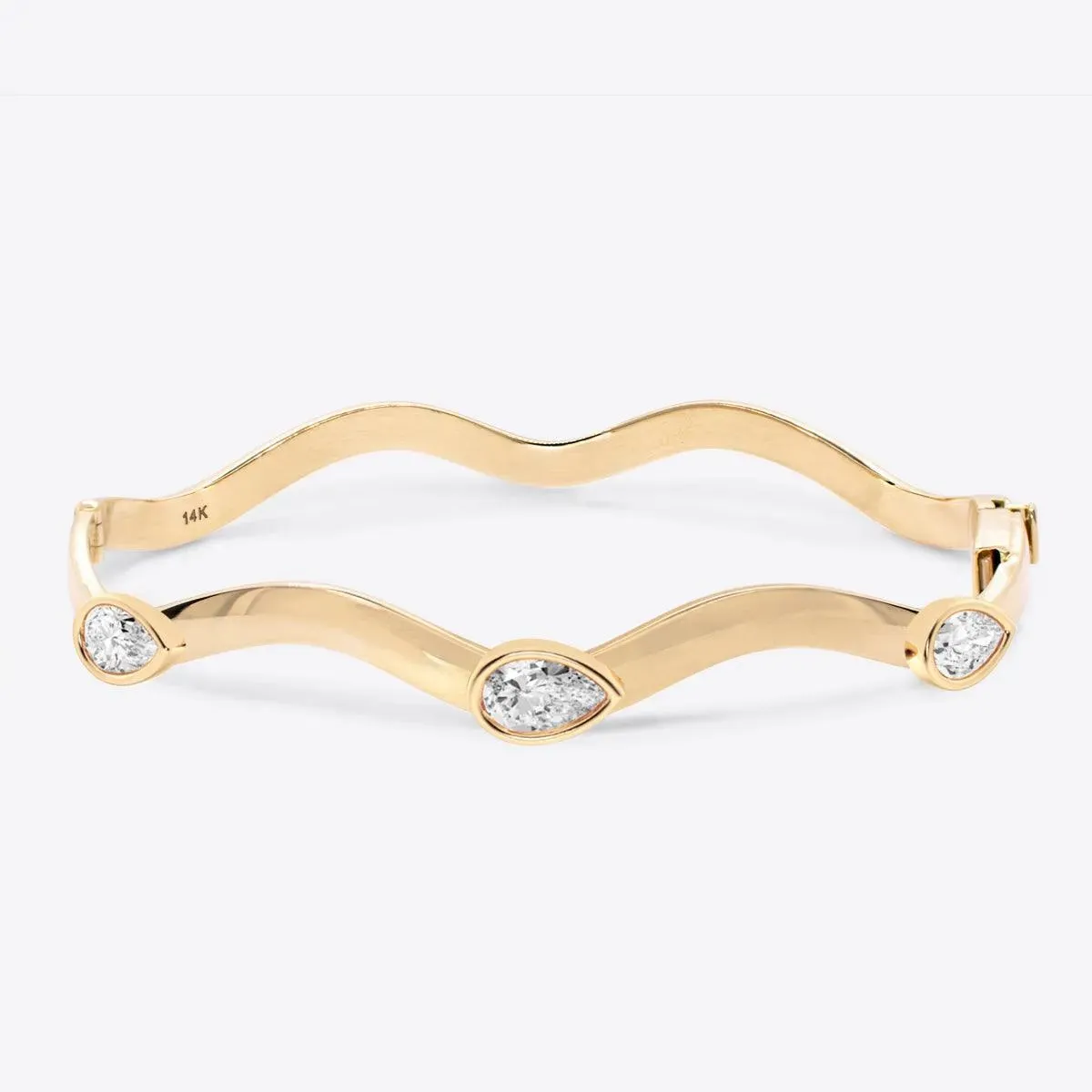 Pear Taylor Wave Bangle