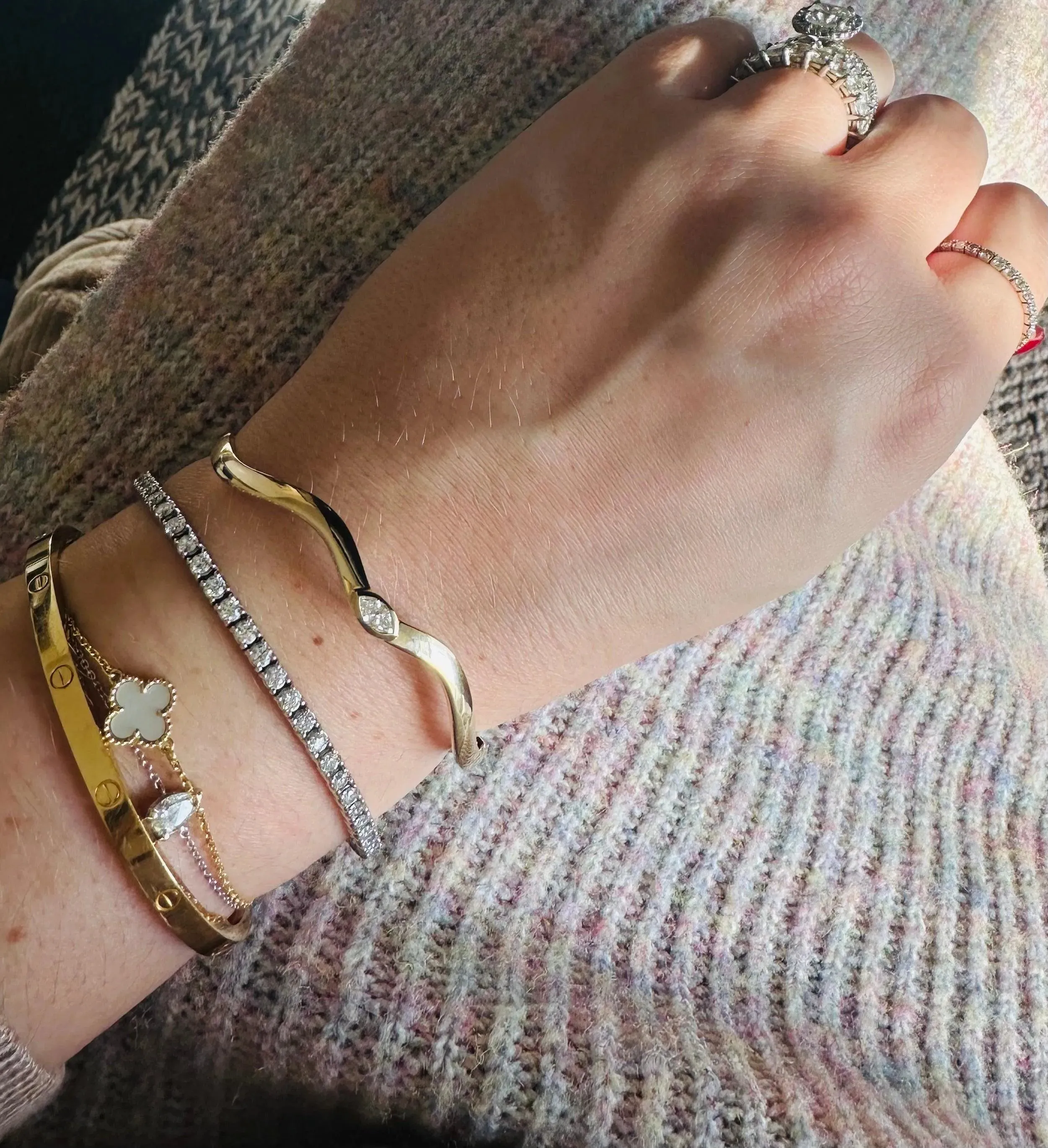 Pear Taylor Wave Bangle