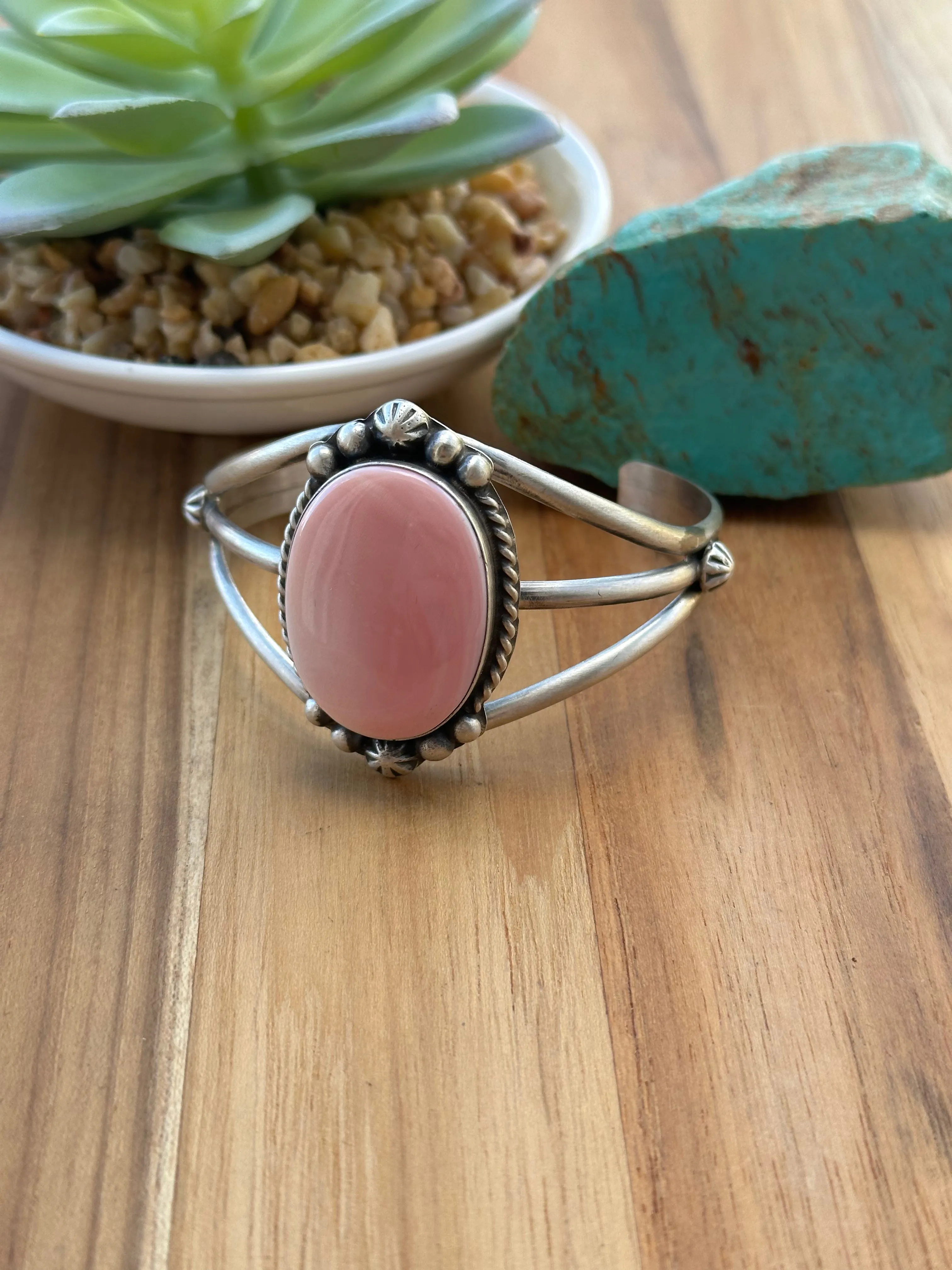 Pink Conch Oval Bracelet