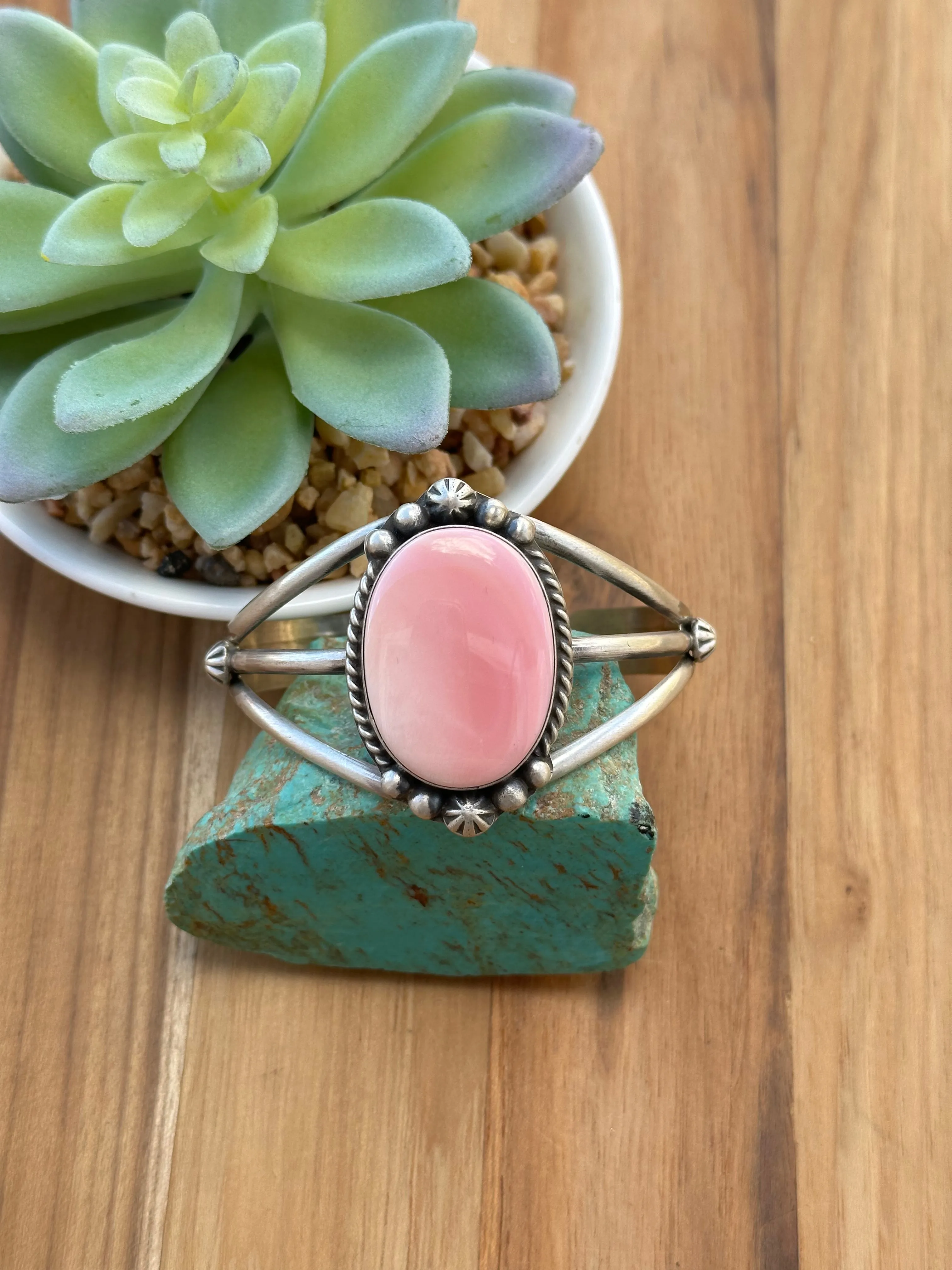 Pink Conch Oval Bracelet