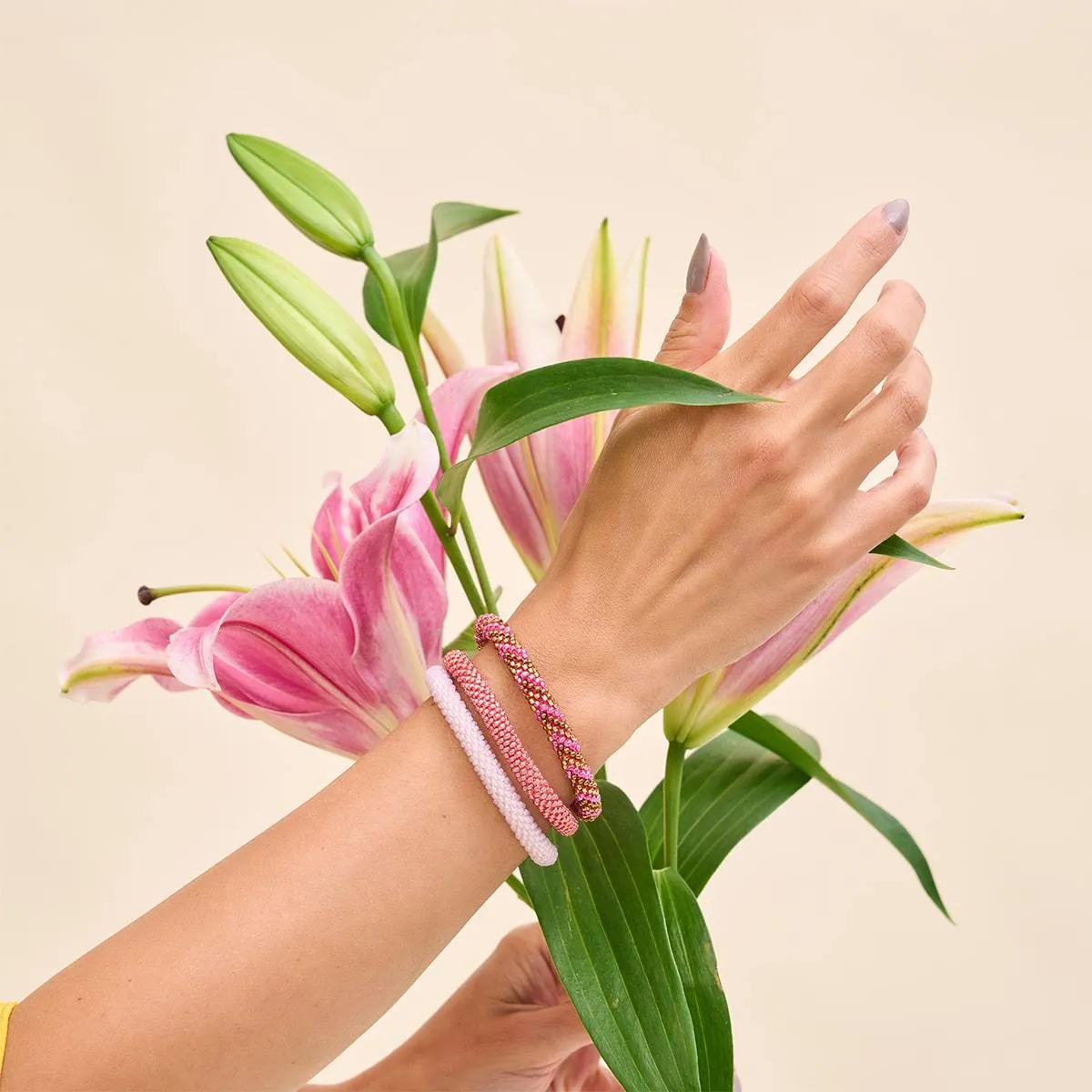 Pink Hibiscus | Himalayan Glass Bead Bracelet