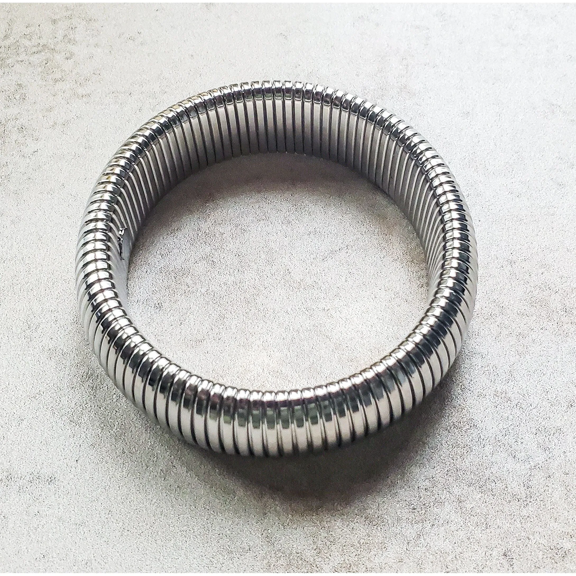Reese 18K Ribbed Bangle Bracelet