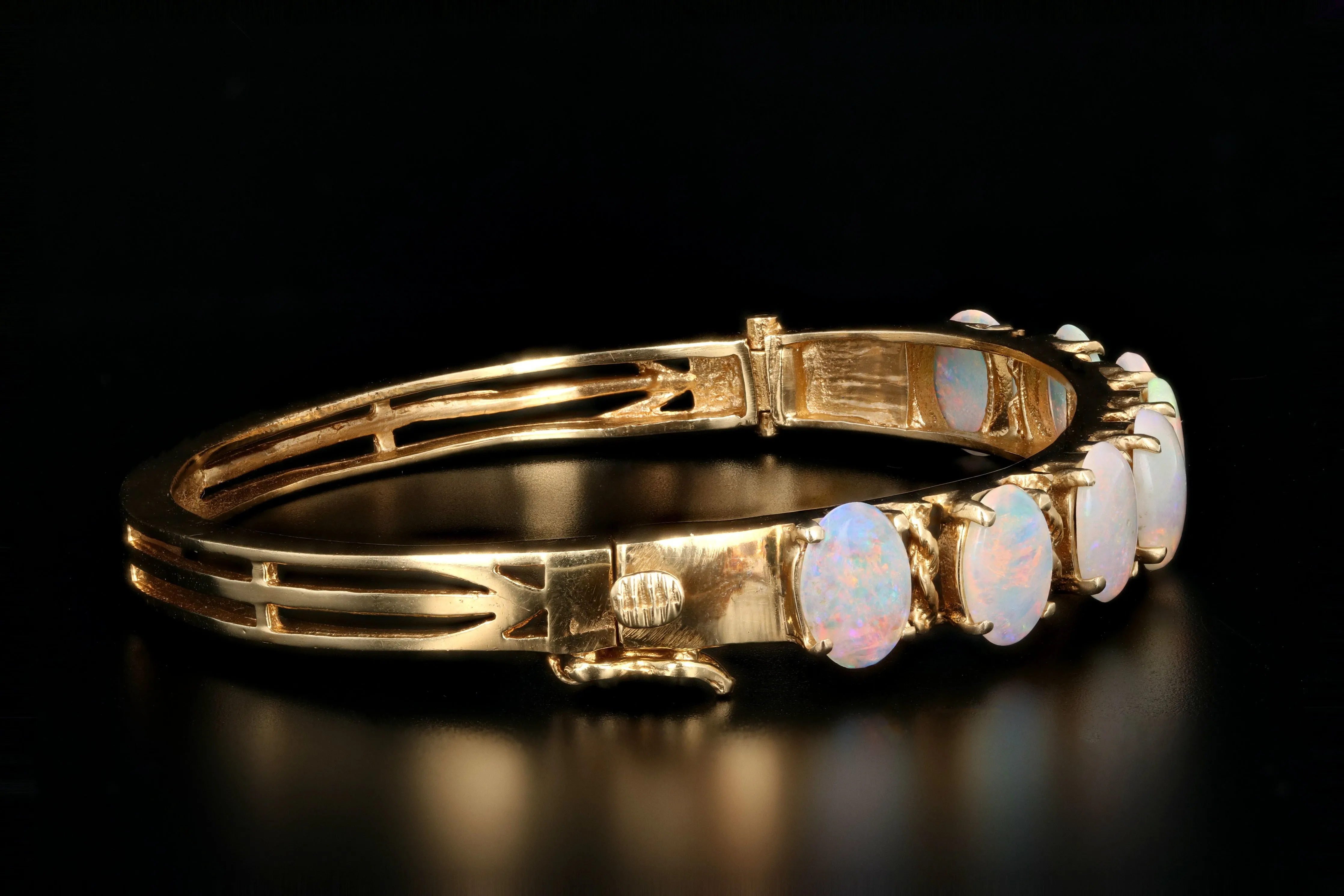 Retro 14K Yellow Gold 4 Carat Opal Bracelet
