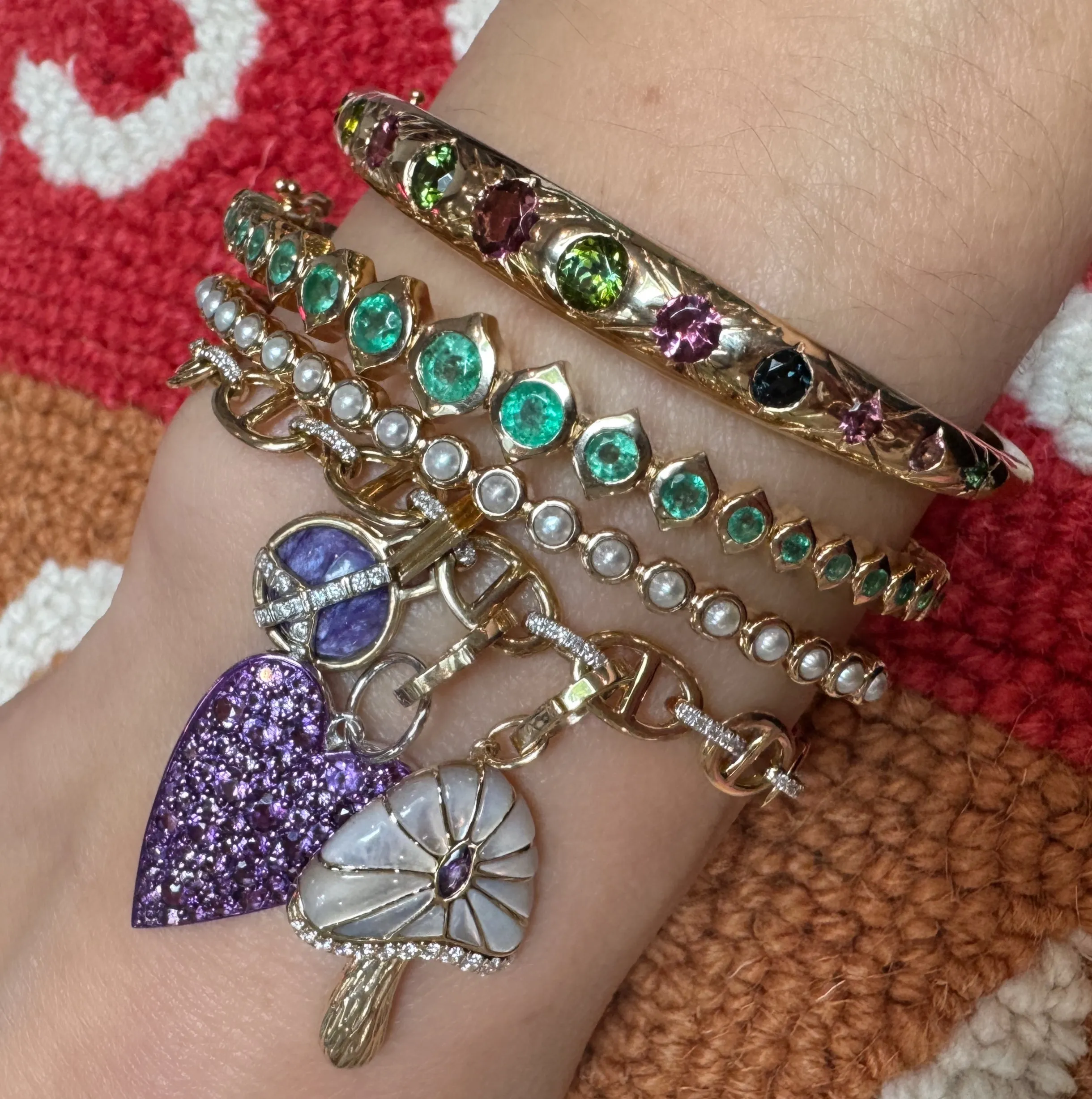 Show Your Love Graduated Bezel Set Emerald Bangle Bracelet
