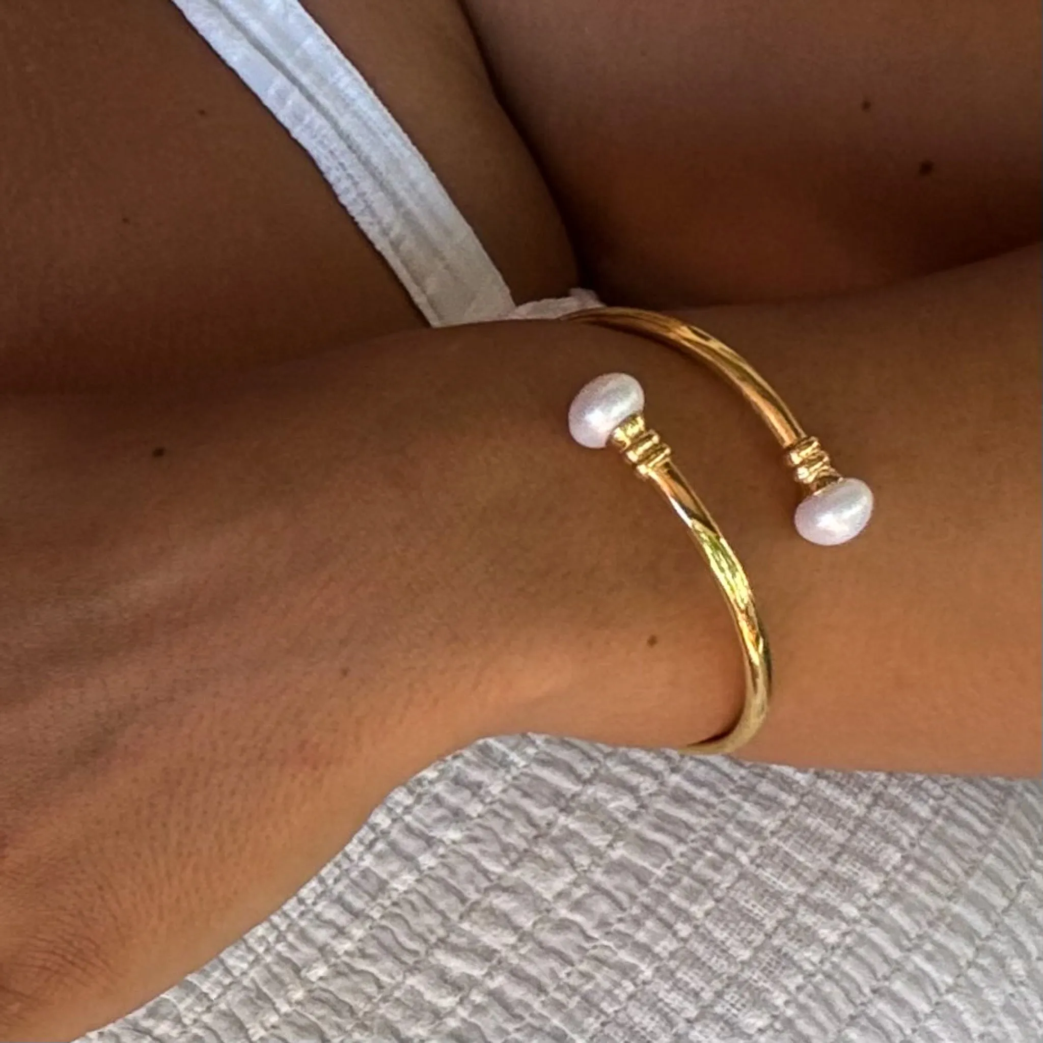 Spiral Pearl Cuff Gold