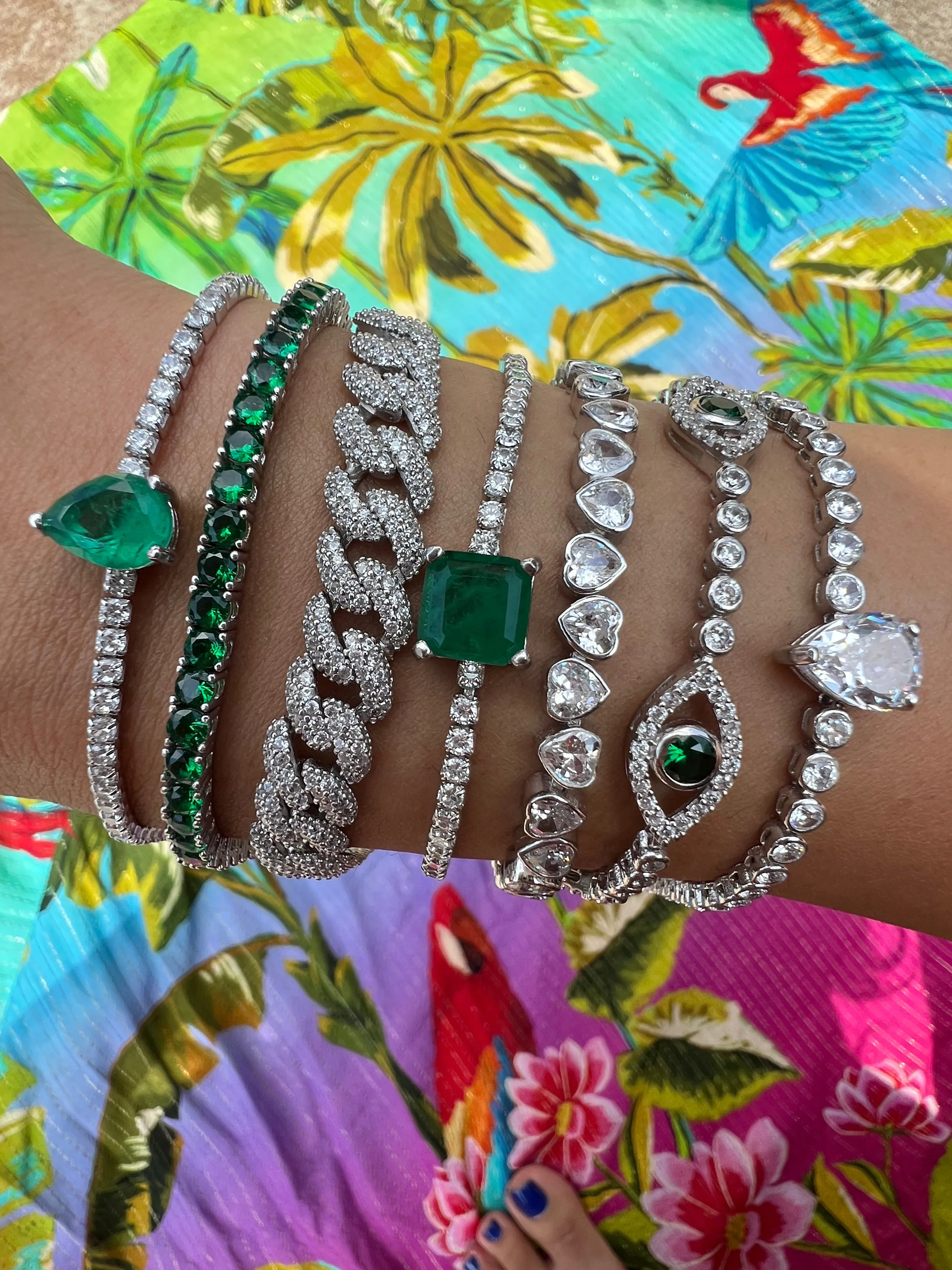 Sterling silver single pear emerald stone bracelet