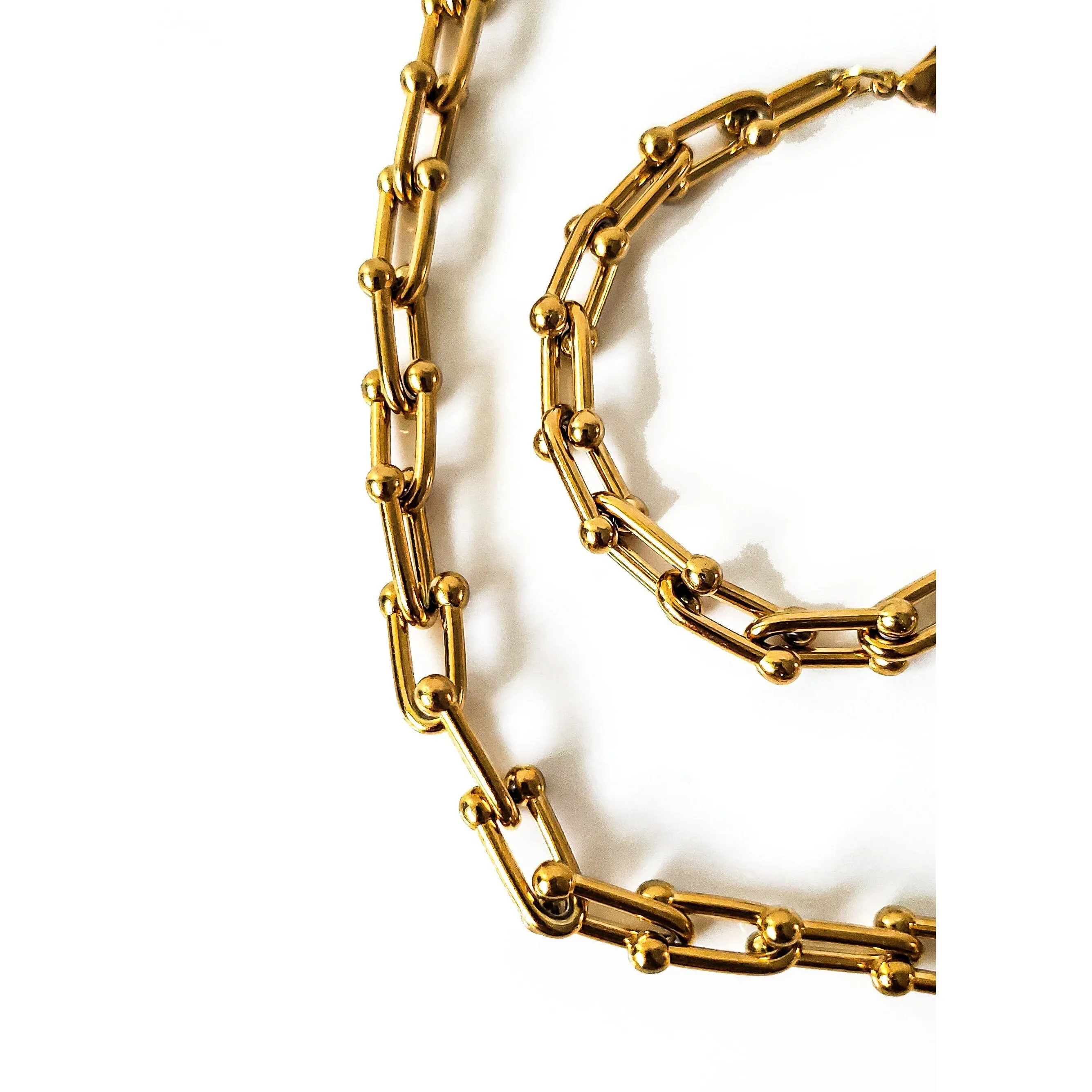 Una 18K Gold U Shaped Horseshoe Bracelet