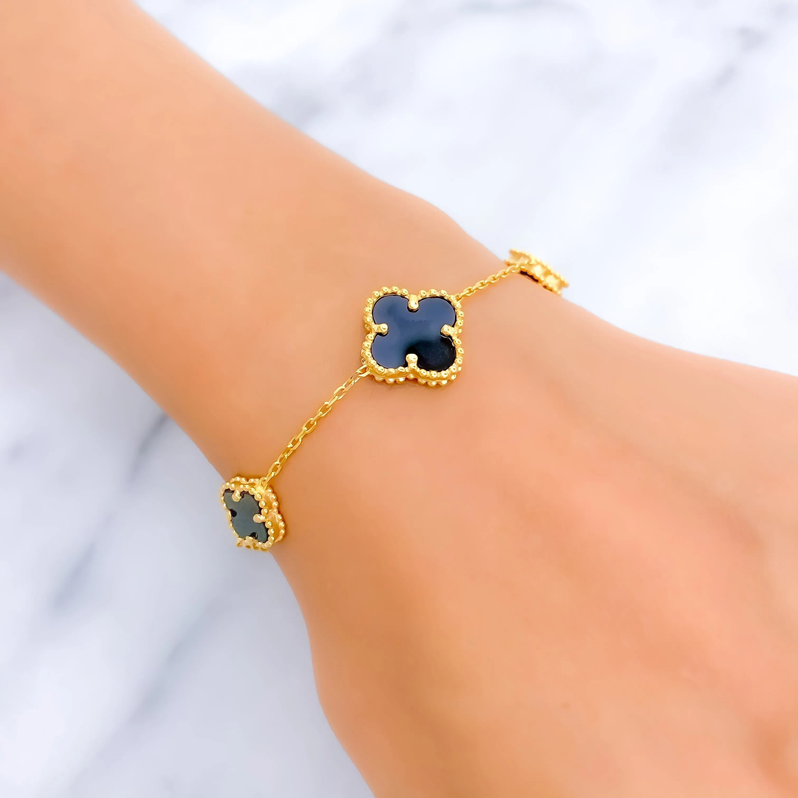 Versatile Lovely 21k Gold Clover Bracelet